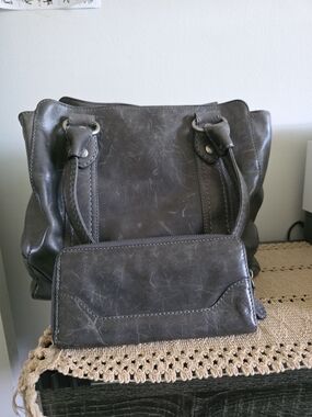 FRYE AND CO. Black Leather Shoulder Bag with Matching Wallet